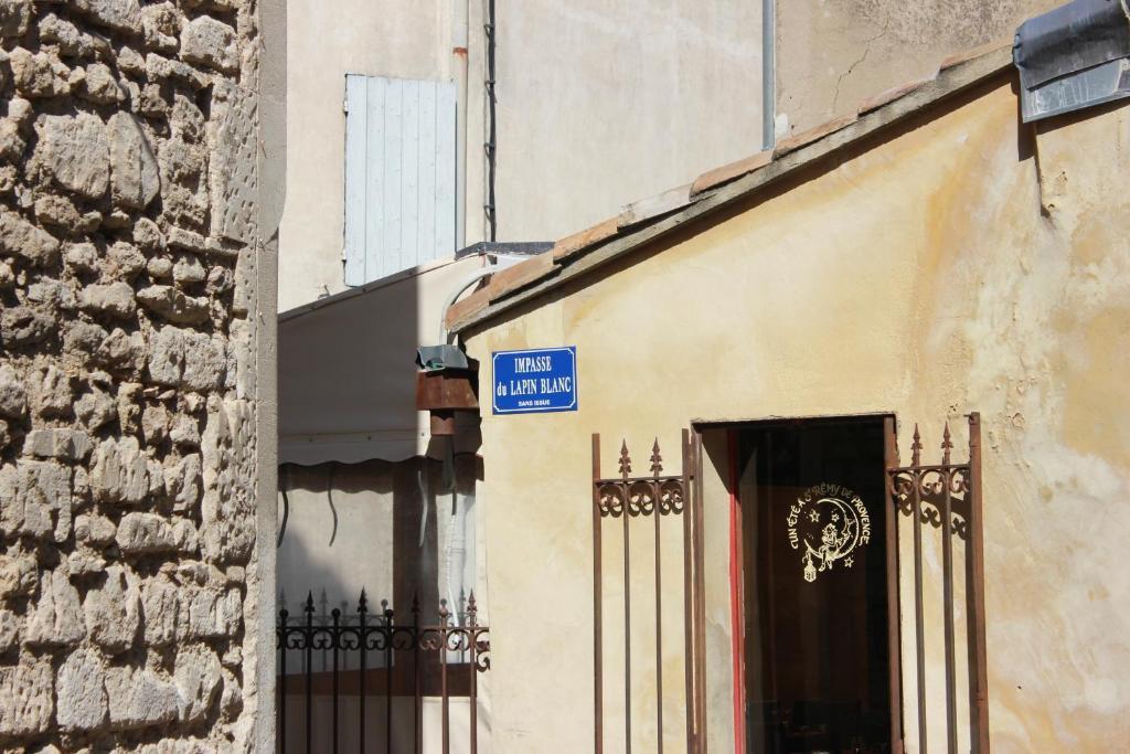 الشقق الفندقية Saint-Rémy-de-Provenceفي  Mas De Valrugues Holifrance المظهر الخارجي الصورة