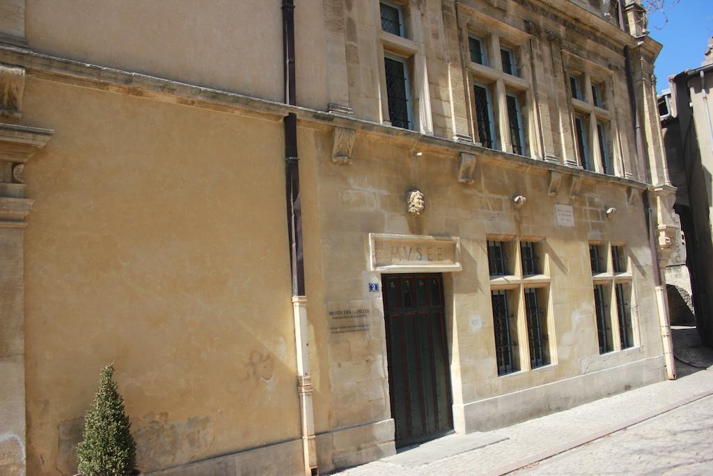 الشقق الفندقية Saint-Rémy-de-Provenceفي  Mas De Valrugues Holifrance المظهر الخارجي الصورة